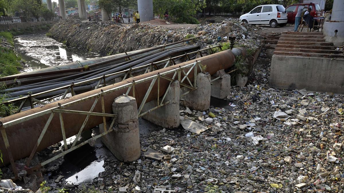 TRANSFORMING A WASTE-RIDDEN URBAN INDIA